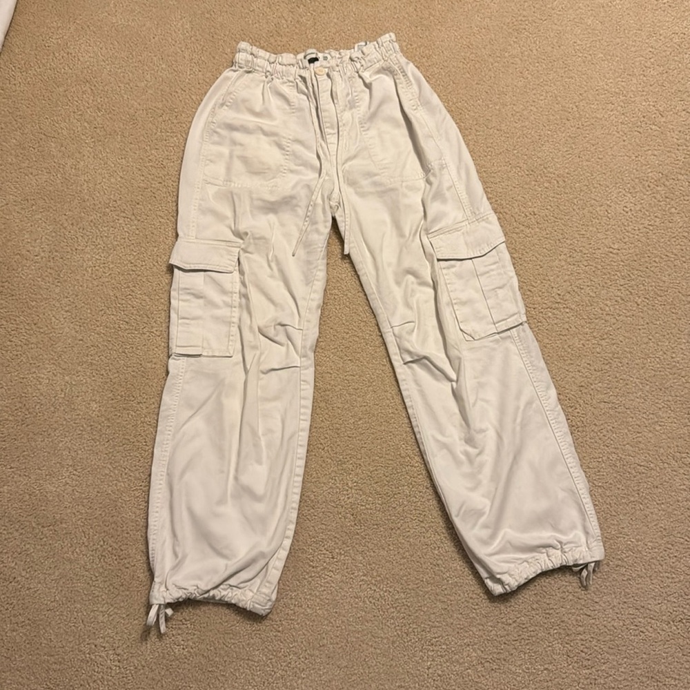 Abercrombie cream light weight cargo joggers!
